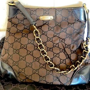 Gucci purse with dust bag